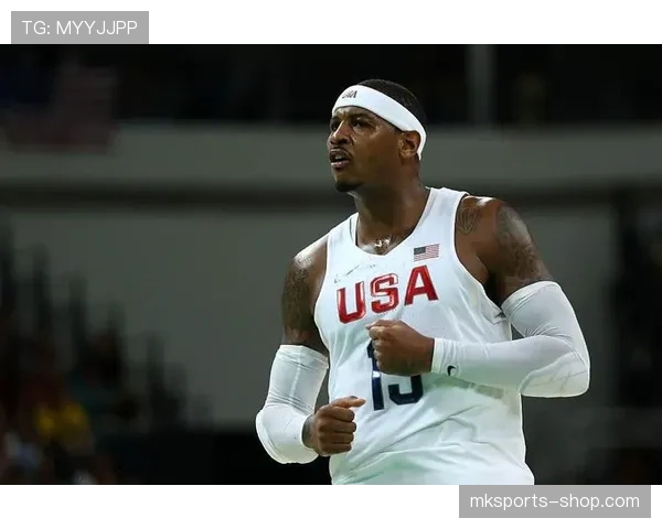 安东尼从单打转无球跑位拉开内线空档提升外线效率