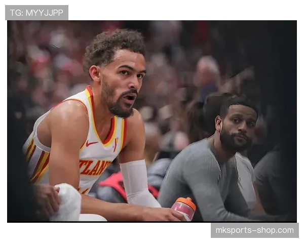 特雷·杨挡拆组织不及库里 更靠突破拉开队友三分空间