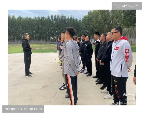 如何理解篮球比赛中手部接触判定的规则要点？
